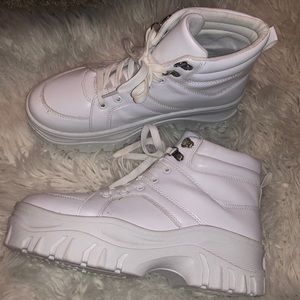 White chunky sneakers